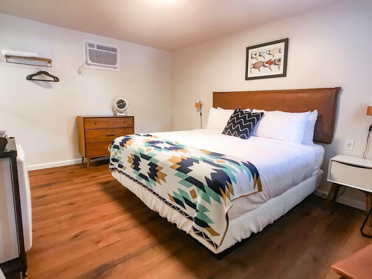 Stonewall Motor Lodge エクステリア 写真